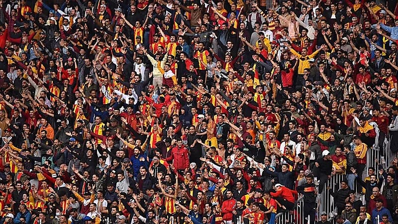 النجم الساحلي يطالب بمعاقبة الترجي بسبب جماهيره