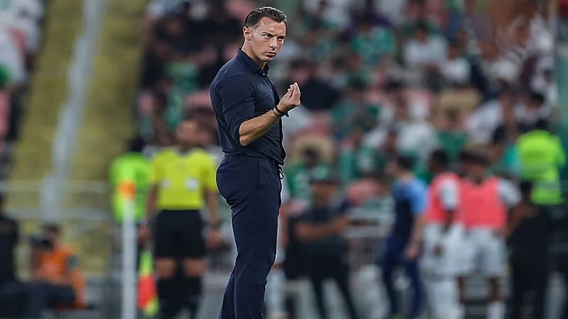 نادي ألماني يسعى لضم مدرب الأهلي يايسله