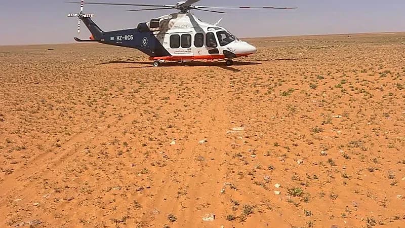 الإسعاف الجوي يباشر مقيمًا تعرض لإصابة في موقع صحراوي بالقصيم