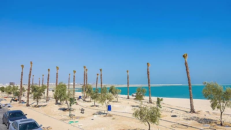 الكشف عن آخر الأعمال في الشاطئ الرملي بالخبر .. صور