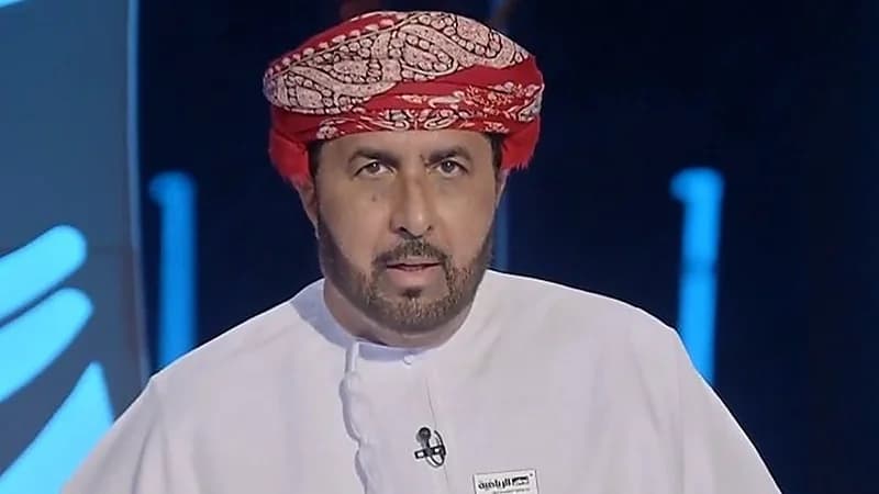 محلل عُماني ينهار بالبكاء بعد التأهل .. فيديو