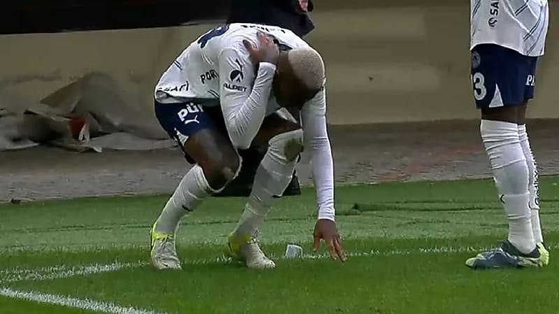 جماهير تركية تعتدي على تاليسكا .. فيديو