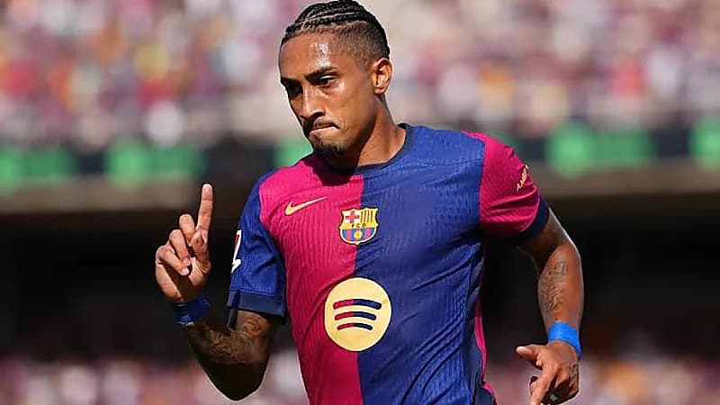 أندية روشن تسعى لضم نجم برشلونة