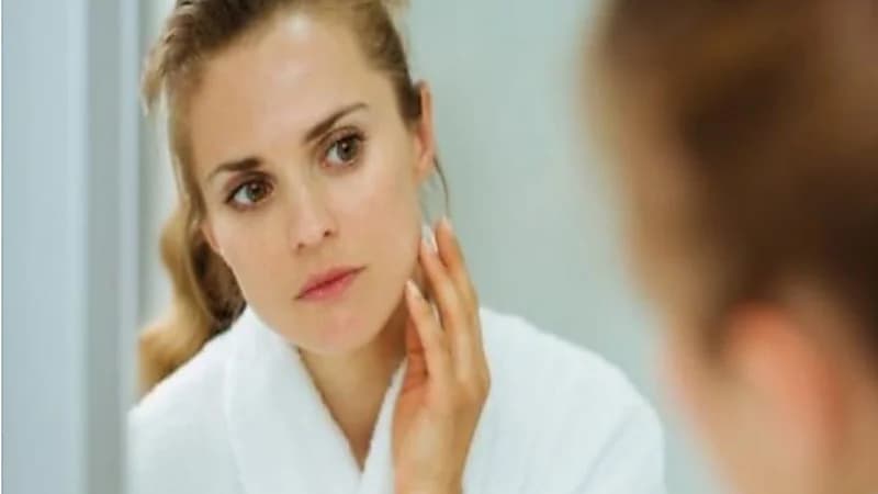 أخصائي يكشف أسباب نحافة الوجه وطرق علاجها
