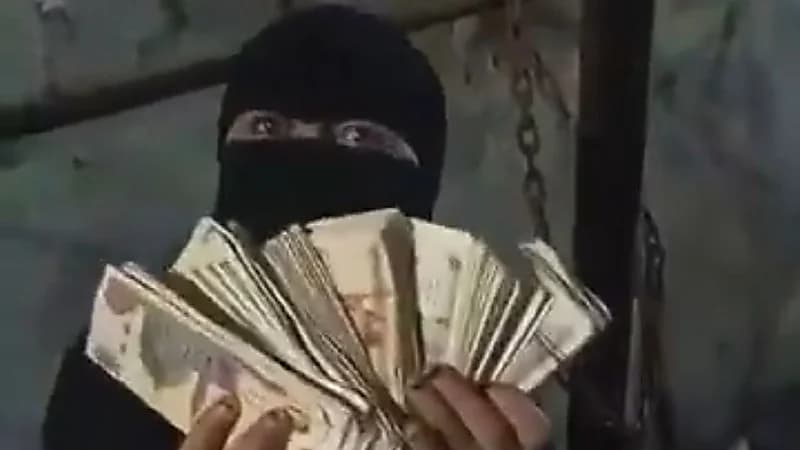 سيدة تتباهى بجمع 100 ألف جنيه من التسول في شهر واحد ..فيديو