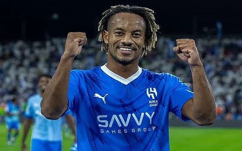 كاريلو يشيد بفوز الهلال التاريخي على مانشستر سيتي .. صورة