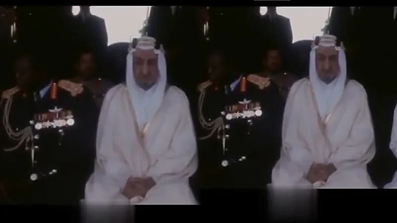 مقطع نادر للملك فيصل خلال زيارته أوغندا