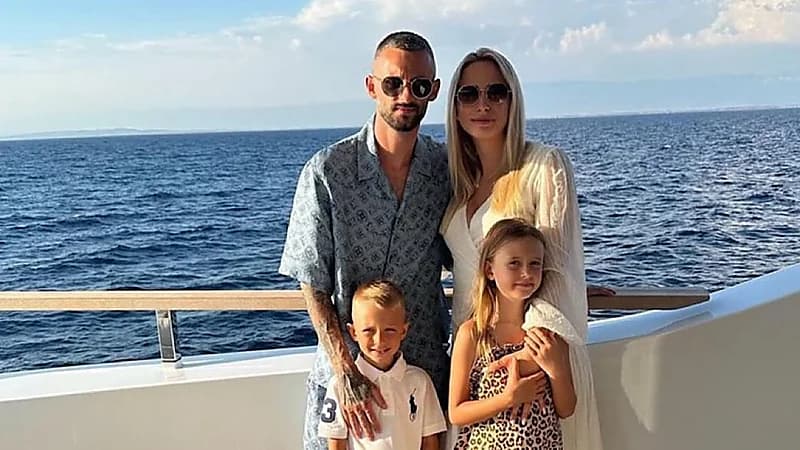 أحدث ظهور لبروزوفيتش برفقة عائلته .. صورة