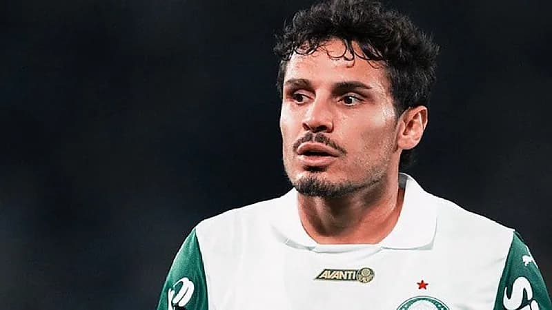 نادي عربي يقدم عرضاً للتعاقد مع رافائيل فيغا