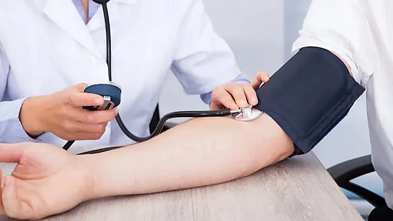 الكشف عن التوقيت والطريقة المثلى لقياس ضغط الدم بدقة