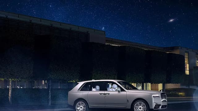 رولزرويس تكشف عن Cullinan Cosmos بإبداع فني مستوحى من درب التبانة   .. صور