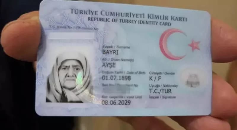 من السلاطين إلى الرؤساء.. وفاة أكبر معمرة تركية عن 127 عامًا