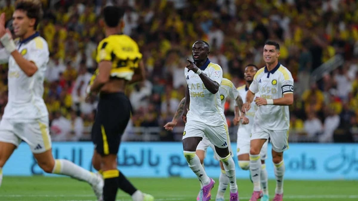 قمة الاتحاد والنصر تسجل أعلى حضور جماهيري في روشن