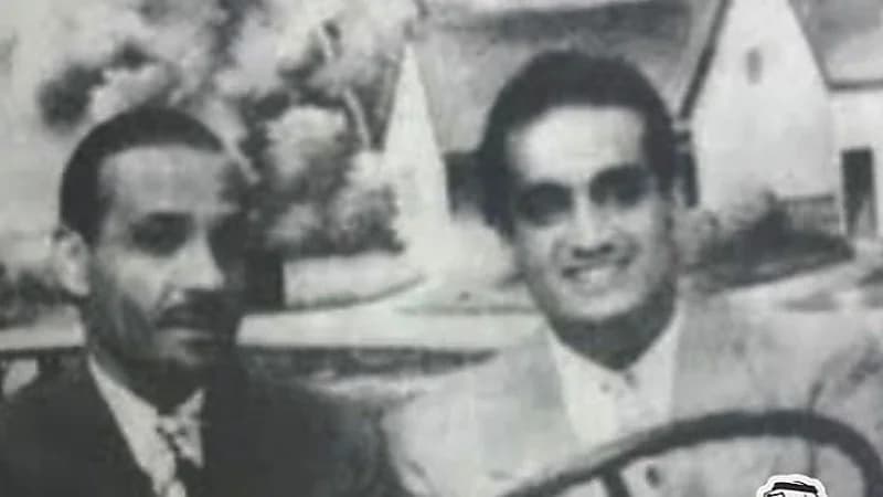 صورة تاريخية نادرة للملك فهد برفقة الفنان خليل الرواف