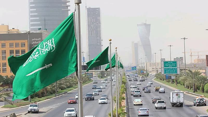 مدى أحقية الموظف المنقول للعمل خارج منطقته في الحصول على بدل نقل