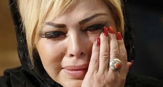 بالفيديو.. فلة الجزائرية تعلن اعتزالها الفن وهي تبكي