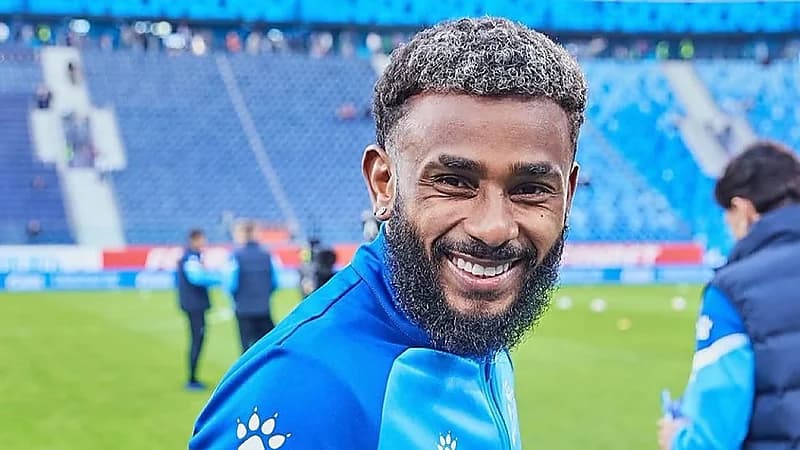 ويندل يرفض عرضًا عربيًا ويتمسك بالرحيل عن زينيت