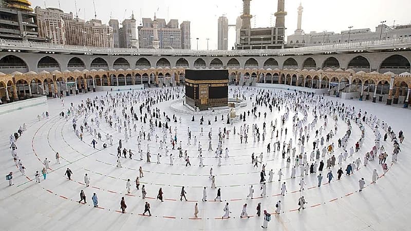 تحديث إجراءات الدخول للقادمين إلى المملكة لأداء العمرة