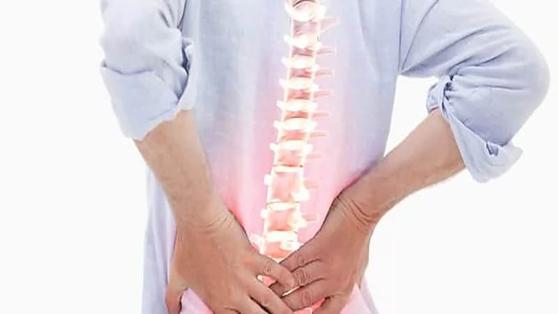 "الخضيري" يقدم عدة نصائح للمصابين بآلام أسفل الظهر