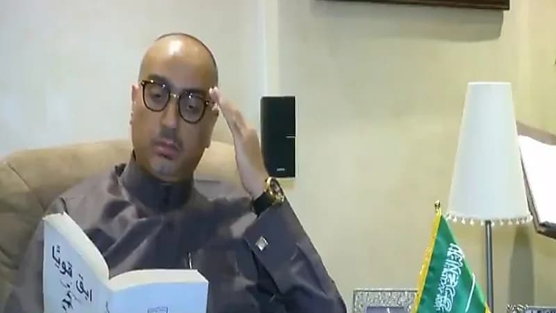 بالفيديو.. قصة نجاح دبلوماسي سعودي في الجامعة العربية
