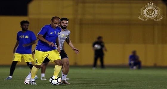 لاعبوا النصر يكتفون بمناورة كروية أمام الأولمبي