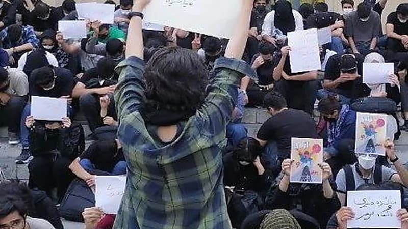 مقتل 48 طالبًا على يد مرتزقة "الملالي"