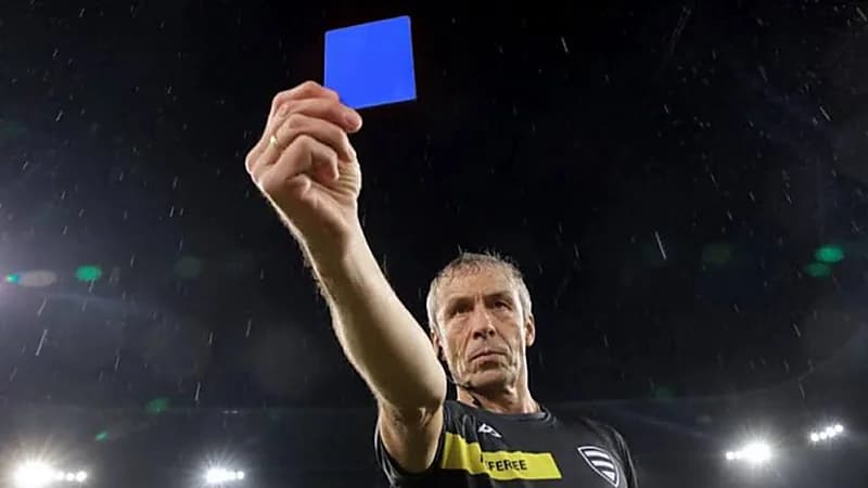 فيفا يصدر بيانًا رسميًا بشأن الكارت الأزرق