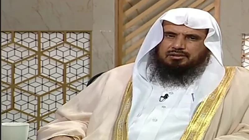 بالفيديو.. حكم استفادة الشخص من عمله في أمور شخصية