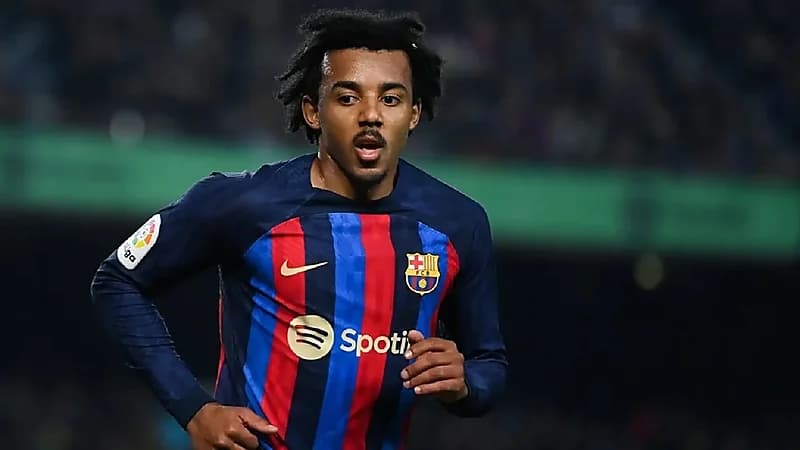 الهلال يسعى لضم نجم برشلونة كوندي