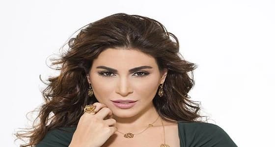 بالفيديو .. طفلة صغيرة تعبر عن حبها للفنانة يارا بطريقتها الخاصة