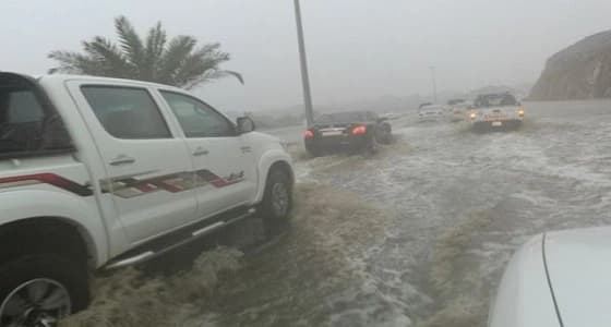 " القوات البرية " تساند الدفاع المدني لإنقاذ المحتجزين والمركبات في جدة