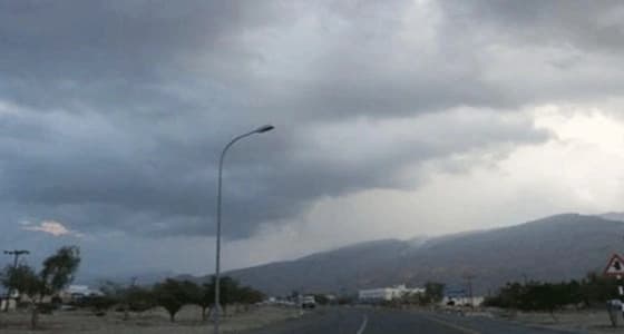 الإنذار المبكر يحذر أهالي عسير من سحب رعدية ممطرة