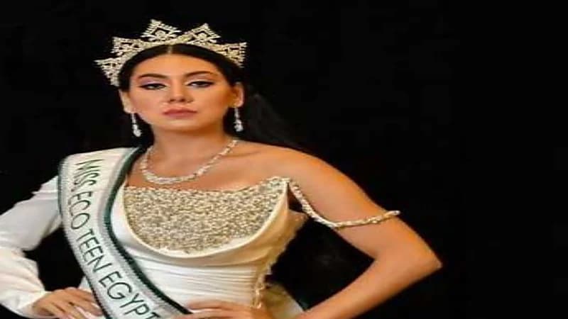 تتويج ابنة الفنانة انتصار بلقب ملكة جمال مصر للسياحة
