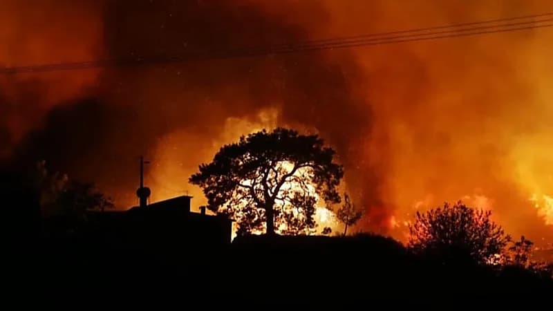 حريق ضخم يلتهم منتجع سياحي في تركيا.. صور