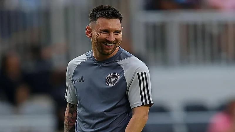 ميسي يرد على تصريحات رافينيا بعد رباعية الأرجنتين