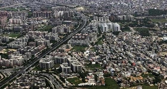 نيودلهي تحقق في سقوط أمطار محملة بالفضلات