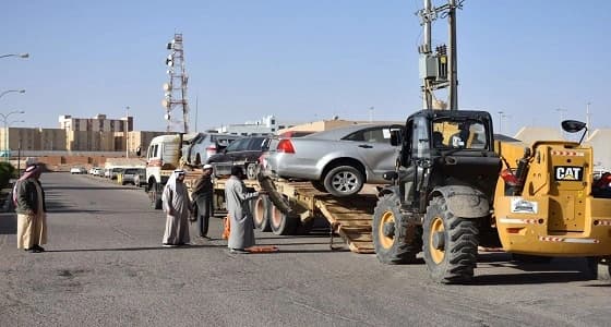 بالصور.. إزالة عدد من السيارات التالفة بـ " طريف " منعا للتشوه البصري
