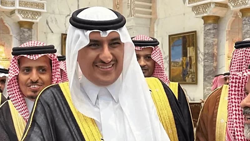 أشعار من الأمير أحمد بن سلطان لزوجته الأميرة حصة بمناسبة زفافهما.. فيديو