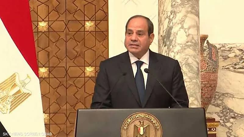 ضابط للسيسي: هوّن على نفسك.. والرئيس يرد : هما يومين على وش الدنيا وربنا يتقبلني .. فيديو
