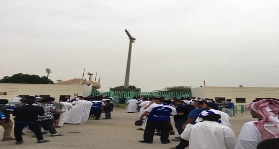 بالفيديو.. حضور جماهيري كثيف قبل لقاء الهلال والقادسية