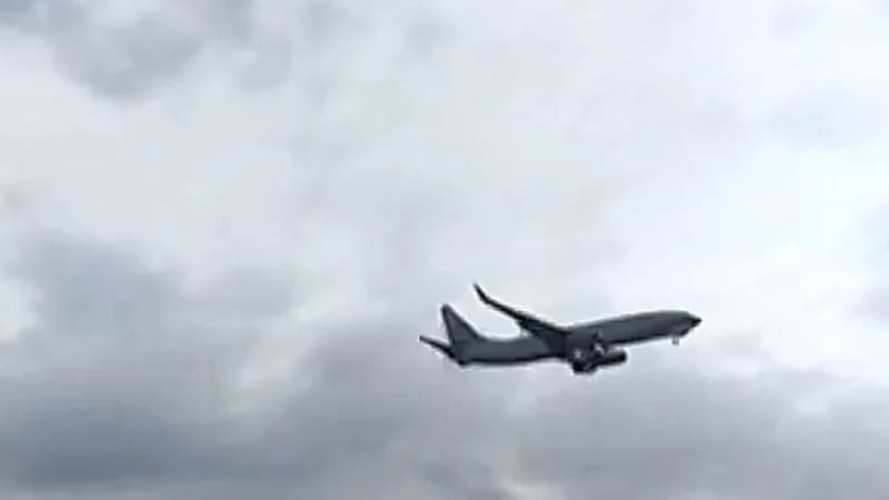 وفاة شخص وإصابة آخرين على متن طائرة تابعة للخطوط الجوية السنغافورية .. فيديو