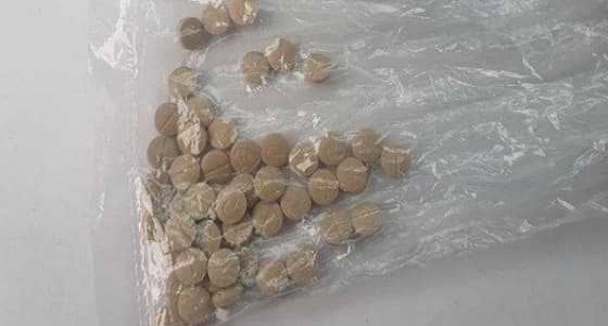 ضبط مقيم هندي بحوزته 180 قارورة عرق مسكر في مكة