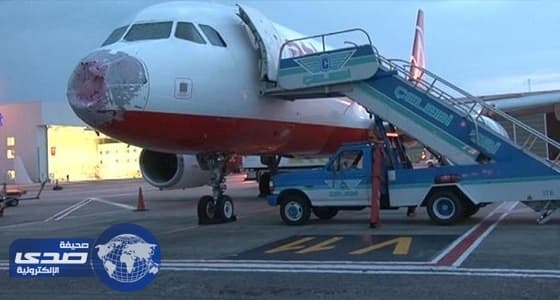 بالفيديو.. طيار تركي ينجح في الهبوط بطائرته عقب اصطدامها بقطعة ثلج