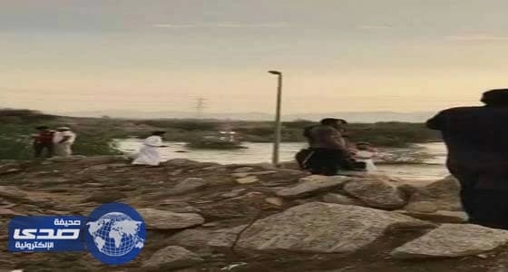 ⁠⁠⁠⁠⁠اهالي رويفد الطائف لا يستطيعون العودة الى منازلهم جراء السيول