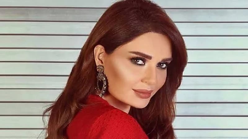 سيرين عبدالنور تثير الجدل بعد ظهورها بـ "المايوه" مع أسرتها