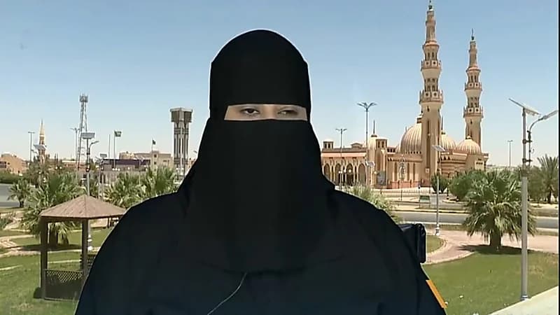 بالفيديو.. مواطنة تتحدى الإعاقة وتحصل على المرتبة الأولى في كلية إدارة الأعمال