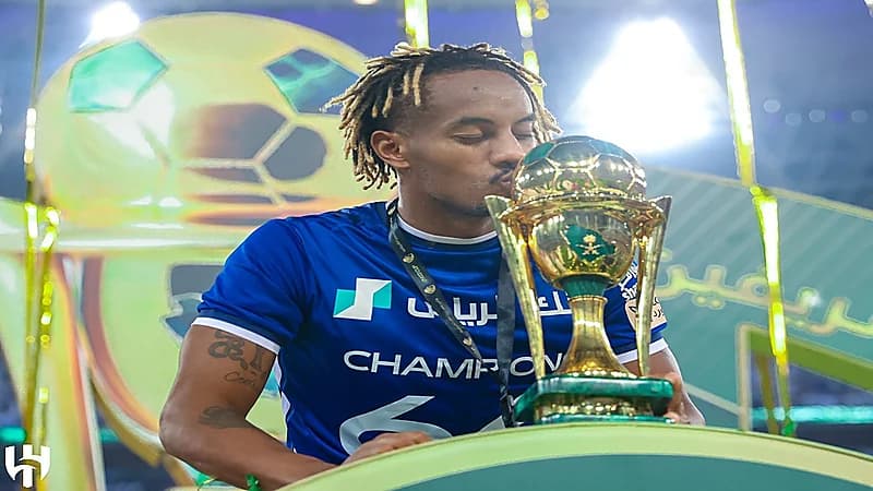 كاريلو يقترب من رقم تاريخي