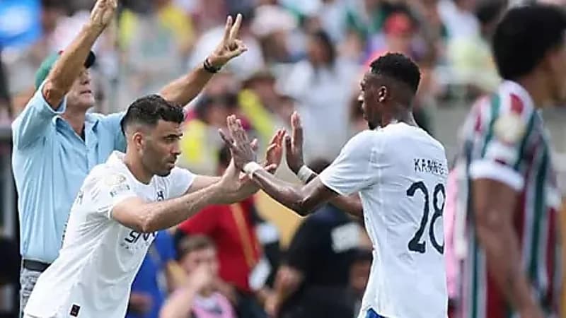 الهلال يحسم موقفه من مكافأة حمدالله بعد المشاركة في المونديال