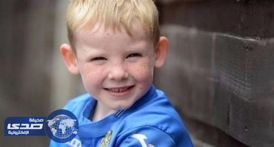 طفل لا يمكنه التوقف عن شرب الماء