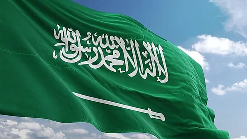 المحامية شيخة القحطاني: غرامة 3 آلاف ريال وسجن لمدة عام من يسيء لعلم المملكة ..فيديو